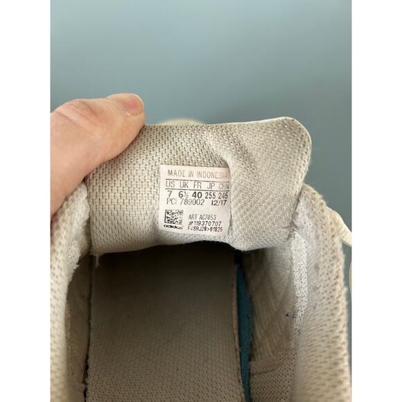 Adidas womens sneaker size 7 Superstar iridescent stripes - Picture 3 of 8